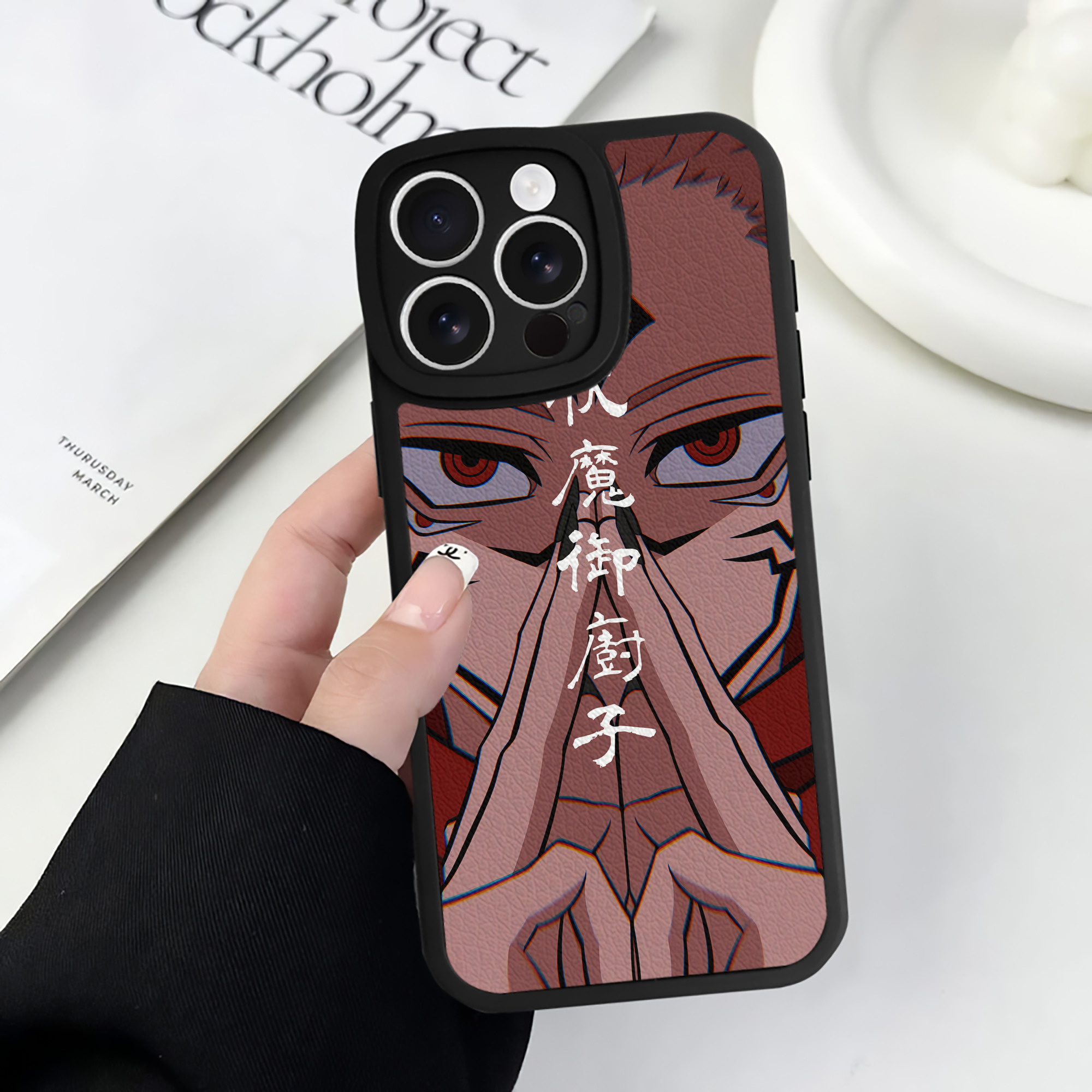 （画像用） 呪術廻戦 Jujutsu Kaisen 【iPhone 16シリーズ対応】シリコンスマホケース（レザー調） 材質：シリコン